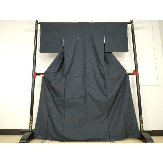 平和屋着物●本場大島紬　カタス7マルキ　舞蝶文　正絹　逸品　AABF2876ck 平和屋着物○本場大島紬 カタス7マルキ 舞蝶文 正絹 逸品 AABF2876ck