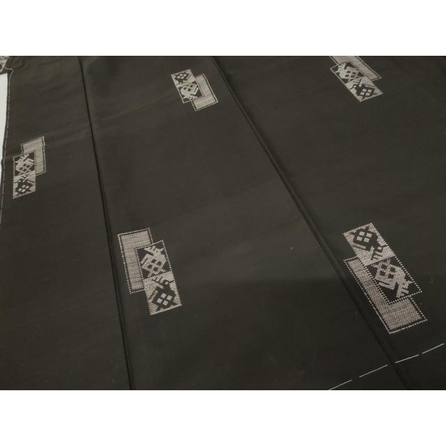 平和屋着物●本場大島紬　手織り　地空き　カタス9マルキ　有栖川文様　黒地　興紬商店謹製　証紙付き　正絹　逸品　未使用　AABF9118cs_3