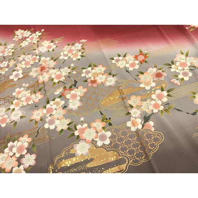 平和屋着物○ファッションデザイナー 花井幸子 振袖 駒刺繍 雲取り花文