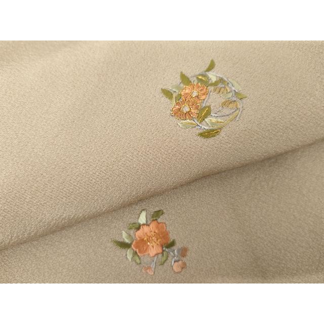 平和屋着物●上質な小紋　総刺繍　花丸文　金糸　銀座おゝぎ屋扱い　正絹　逸品　未使用　AABG7997cs_4