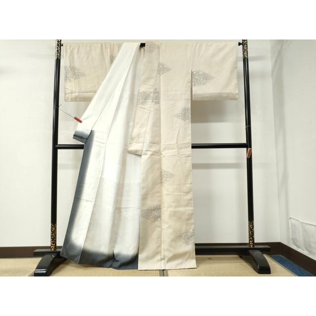 平和屋着物○本場結城紬 重要無形文化財 100亀甲 飛び亀甲柄 草花文