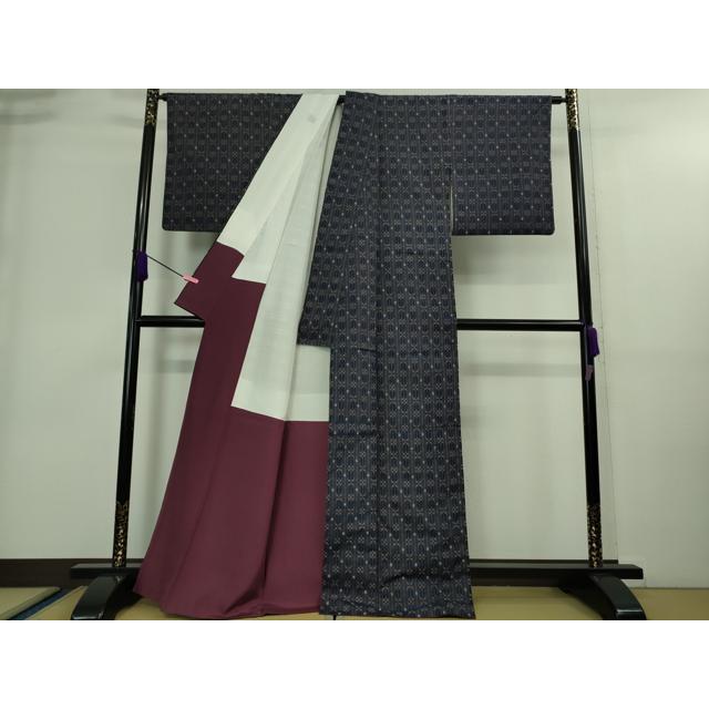 南風原花織種類 読谷山花織 特徴 伝統工芸 読谷山花織 名刺入れ 花柄 手作り ロマン 織物 温かさ 上品 花紋様 点物 技術 扇花 風車花 子孫繁栄 琉球王朝時代 王族 可憐 幾何学模様 琉球藍 福木 銭花 - 沖縄県読谷村 - ふるさと納税サイト