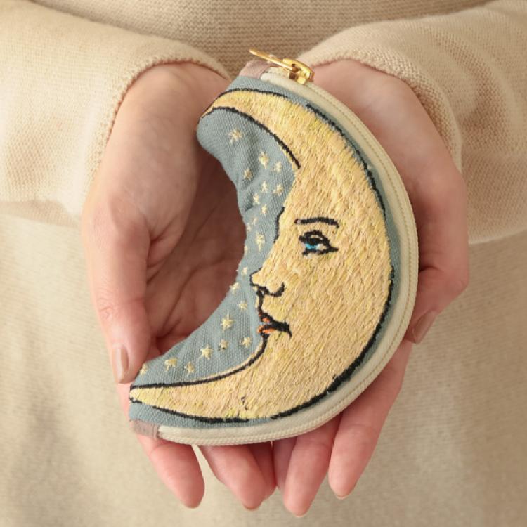 ポーチ ムーン刺繍ポーチ KANKAN 全2種 小物入れ ファスナー ポーチ ムーン刺繍ポーチ KANKAN 全2種 小物入れ ファスナー