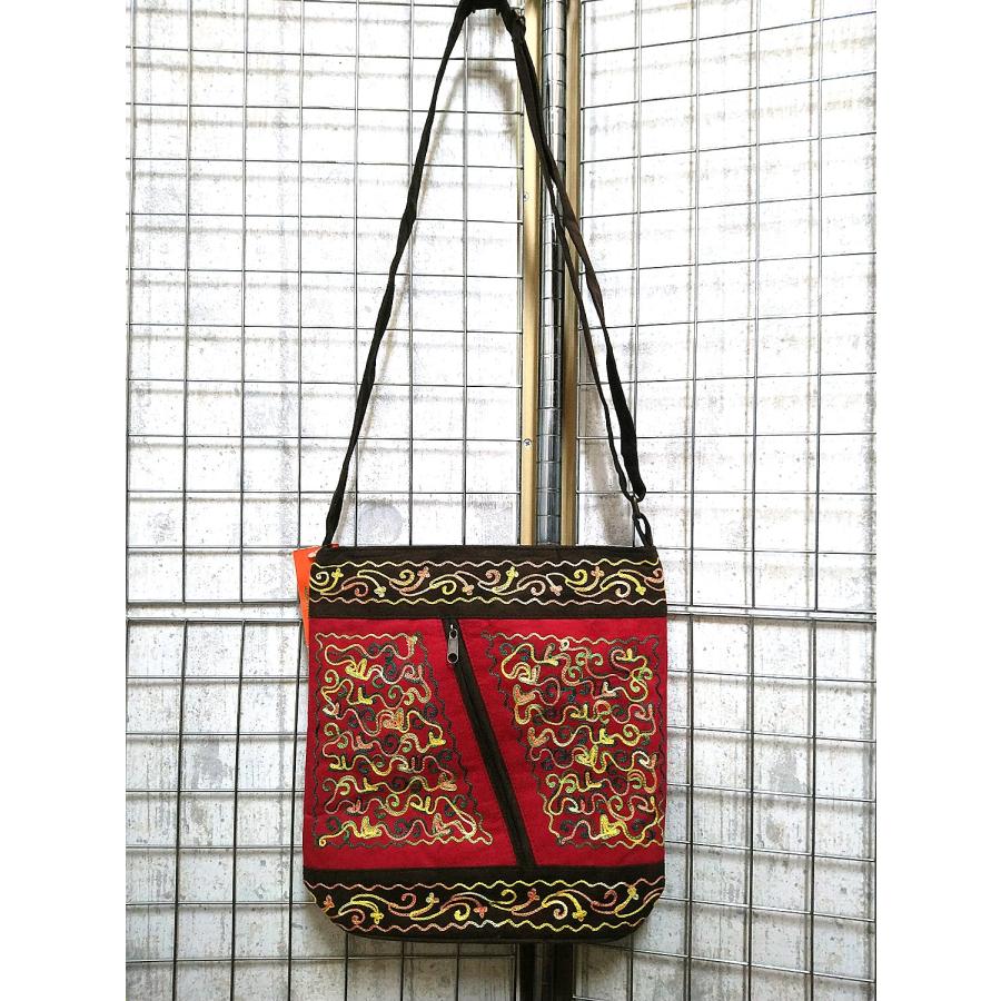 ネパールの目刺繍サコッシュバッグ 【公式通販】
