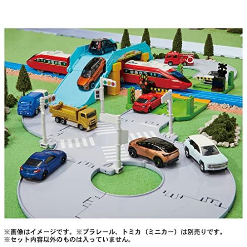 まとめ売りトミカタウン　セブイレ　踏切　道路　警察署など タカラトミー トミカ トミカタウン 踏切・陸橋・交差点どうろセット