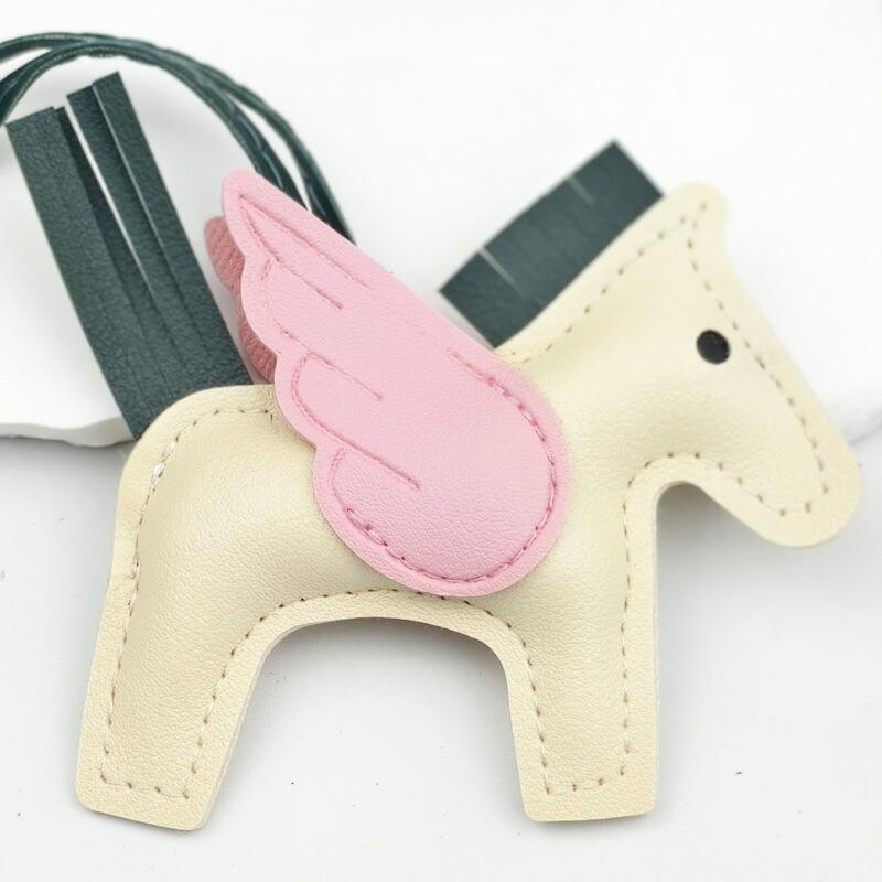 バッグチャーム 馬チャーム ロデオチャーム ペガサス キーホルダー PUレザー 軽量 小型 高級 かわいい おしゃれ 母の日 ギフト レザー小物 |  | 27