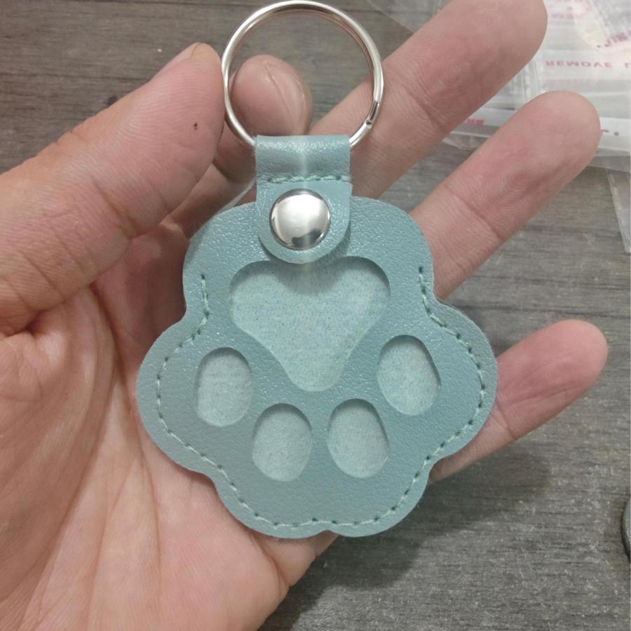 【2点セット】ペットキーホルダー 肉球型 遺毛ケース メモリアルグッズ 肉球キーホルダー 犬 猫の毛収納用 メモリアルギフト キーリング バッグチャーム 遺毛 |  | 12