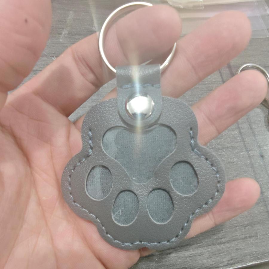 【2点セット】ペットキーホルダー 肉球型 遺毛ケース メモリアルグッズ 肉球キーホルダー 犬 猫の毛収納用 メモリアルギフト キーリング バッグチャーム 遺毛 |  | 14