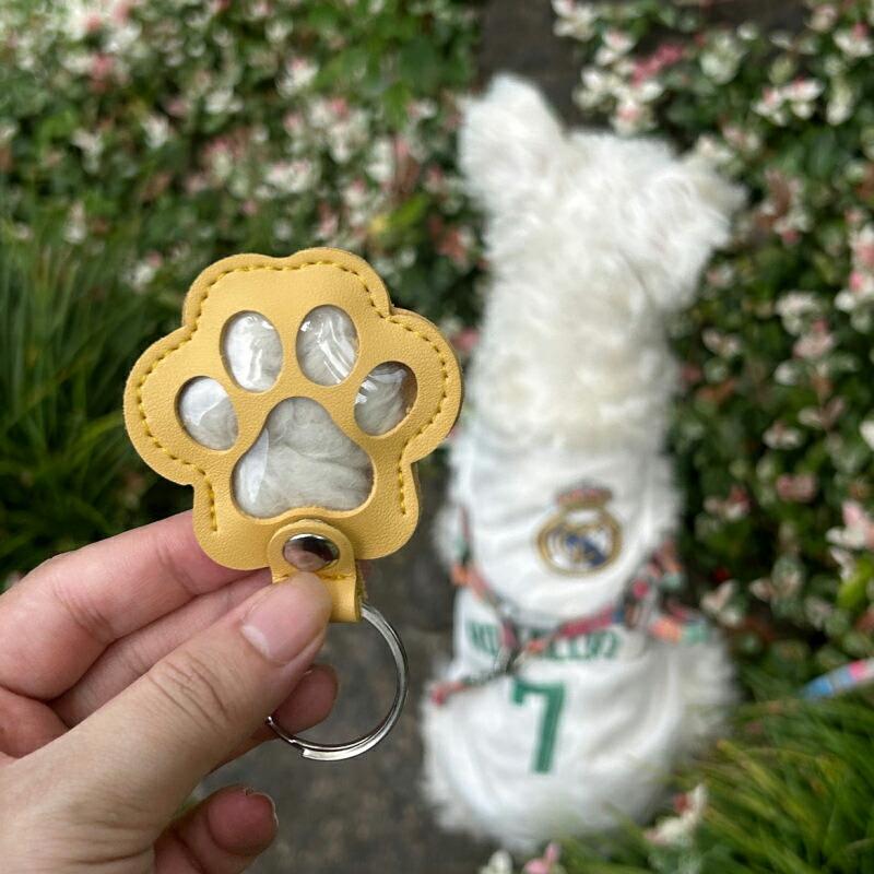【2点セット】ペットキーホルダー 肉球型 遺毛ケース メモリアルグッズ 肉球キーホルダー 犬 猫の毛収納用 メモリアルギフト キーリング バッグチャーム 遺毛 |  | 04