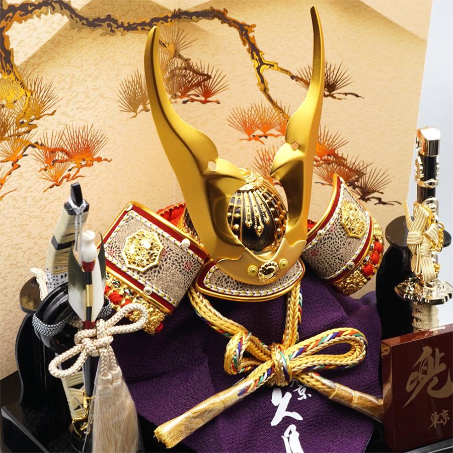 久月作 8号 金小札赤糸縅ノ兜 遠山松二曲屏風収納台飾り 五月人形/端午の節句/子供の日/男の子/コンパクト/兜 ８号/人形の久月/家紋 | 久月 | 04