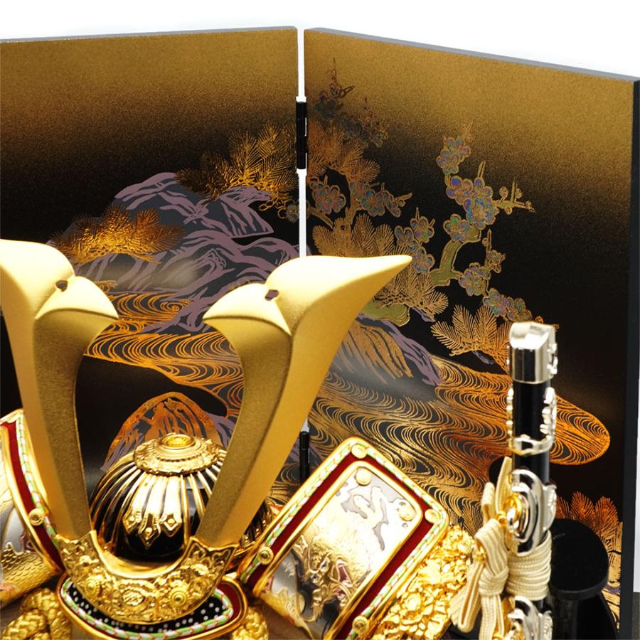 久月 久月作 8号 金小札緋糸縅ノ彫金兜 庭園二曲屏風収納台飾り 五月