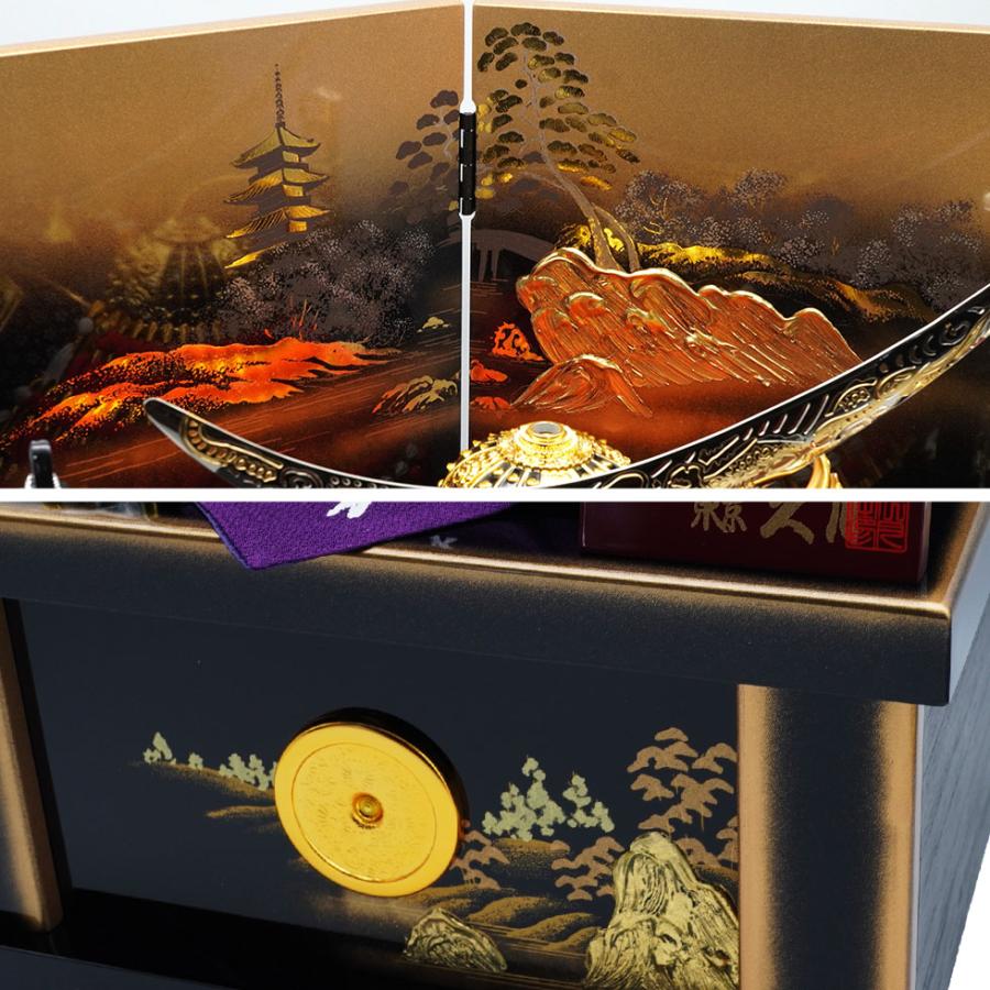 久月作 8号 朱赤糸縅伊達政宗公ノ彫金兜 五重塔二曲屏風収納台飾り 五月人形/端午の節句/子供の日/男の子/コンパクト/人形の久月/家紋 | 久月 | 08