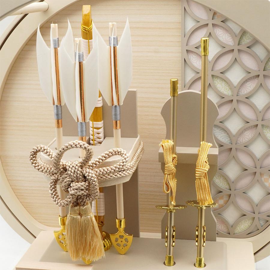 【送料無料】久月作 破魔弓飾り 10号 想斗 円形アクリルケース入り ライトベージュ　正月飾り/男の子/男児/お祝い/節句/コンパクト/初正月 | 久月 | 04