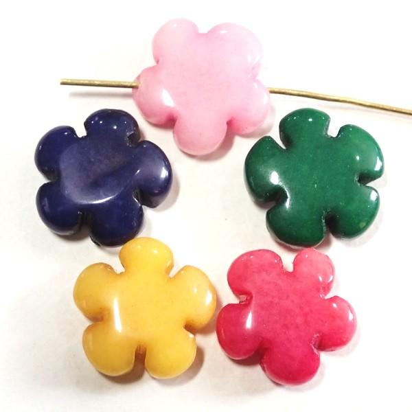 11433-《天然石いろいろ》　ホワイトジェイド　ミックスカラー染め　フラワー　１６mm　５個/１パック | 