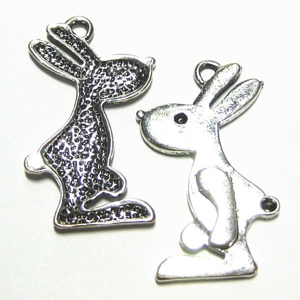 11678-《メタルチャーム・パーツ》　うさぎ　銀古美　４１ｘ２３mm　２個/１セット | 