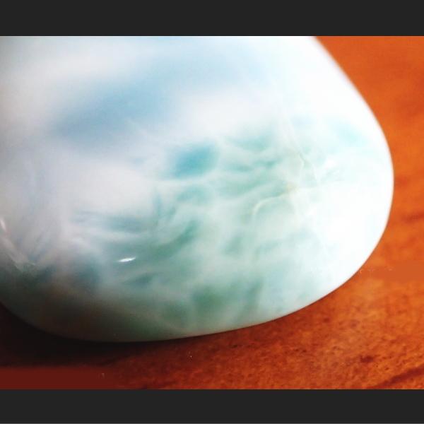 1187-《天然石ペンダント》　ラリマー　ホール２ｍｍ　約２８ｘ２０ｘ６mm（６．６ｇ）　１個 |  | 04