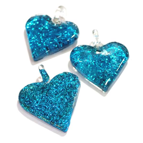 12259-〔ガラス〕　ペンダント　ハート　ラメブルー　３６ｘ２８mm　１個 |  | 01