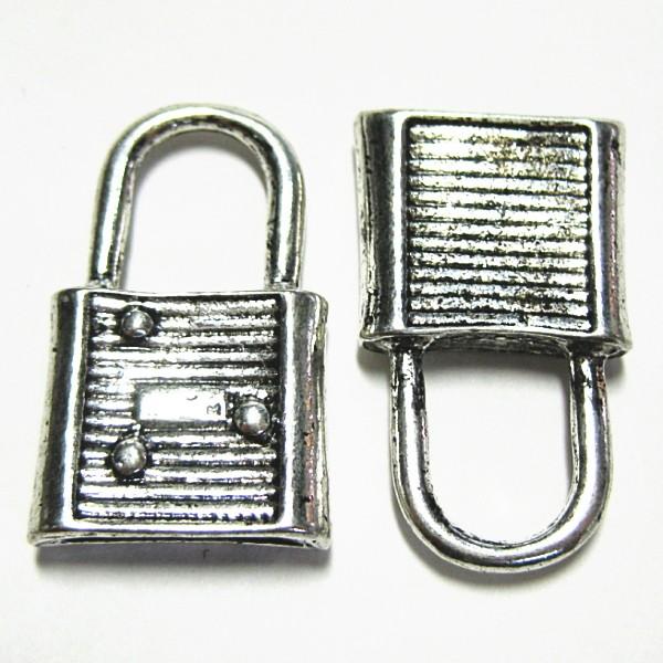 1239-《メタルチャーム・パーツ》　鍵　銀古美　２９ｘ１７mm　３個/１セット | 
