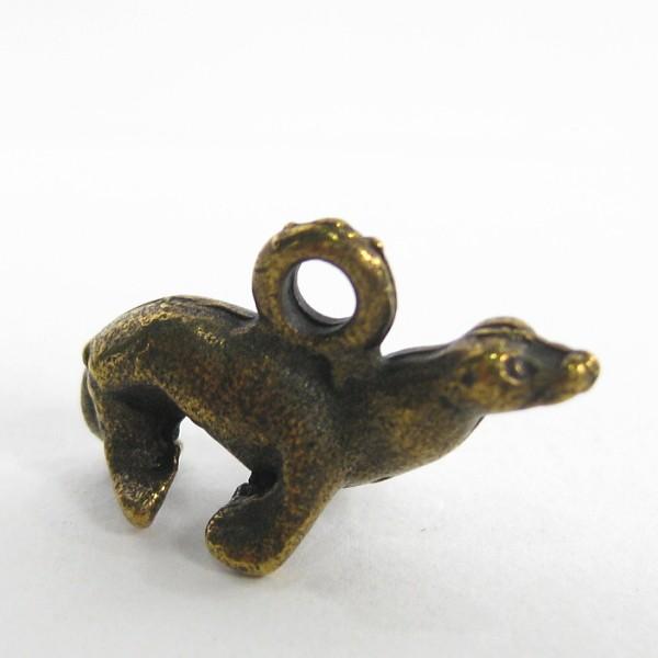 13114-【ＮＹピューター】　あしか　チャーム　真鍮古美　２０mm　５個/１セット | 