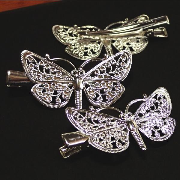 1364-【ヘアーパーツ】　ヘアクリップ蝶々／ホワイトシルバー　３個/１セット |  | 01