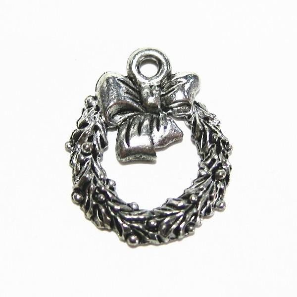 15025-【ＮＹピューター】　クリスマスリース　チャーム　銀古美　１６mm　５個/１セット | 