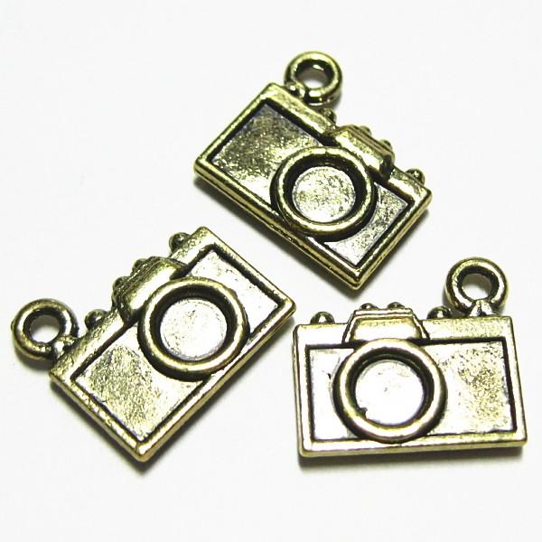 20049-《メタルチャーム・パーツ》　カメラ　金古美　２３ｘ７mm　１０個/１セット | 
