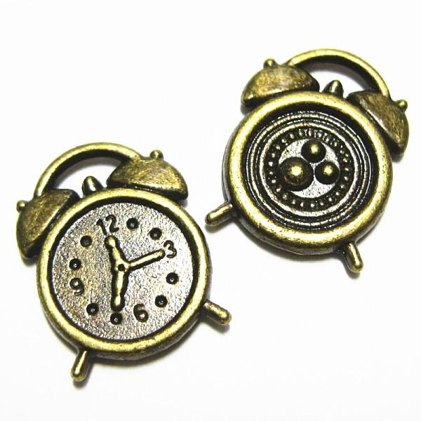 20050-《メタルチャーム・パーツ》　めざまし時計　真鍮古美　１８ｘ１４mm　１０個/１セット | 