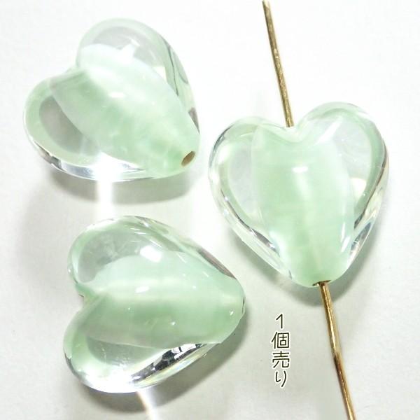 20101-《チェコサテンハート》　ペリドット　１８mm　１個 |  | 01