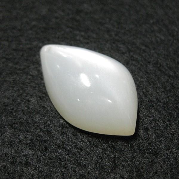 21214-《天然石ペンダント》　シルバームーンストーン　約３１ｘ１８mm（５．６ｇ）　１個 |  | 01