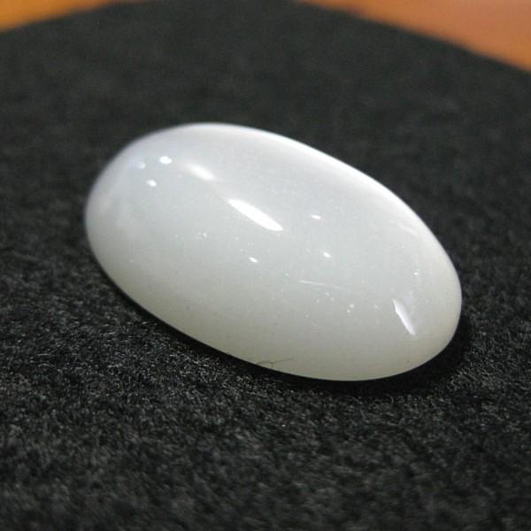 21216-《天然石ペンダント》　シルバームーンストーン　約２８ｘ１８mm（６．３ｇ）　１個 |  | 01