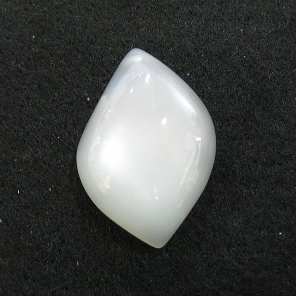 21221-《天然石ペンダント》　シルバームーンストーン　約３４ｘ２３mm（９．３ｇ）　１個 | 