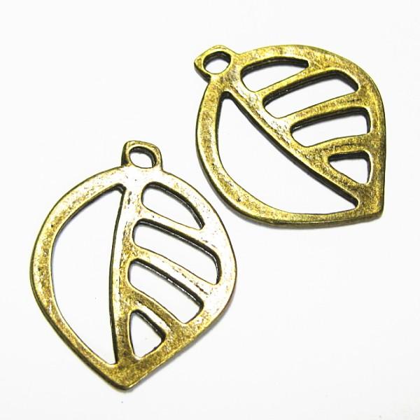 21372-《メタルチャーム・パーツ》　葉っぱ　真鍮古美　２７ｘ２２mm　５個/１セット | 