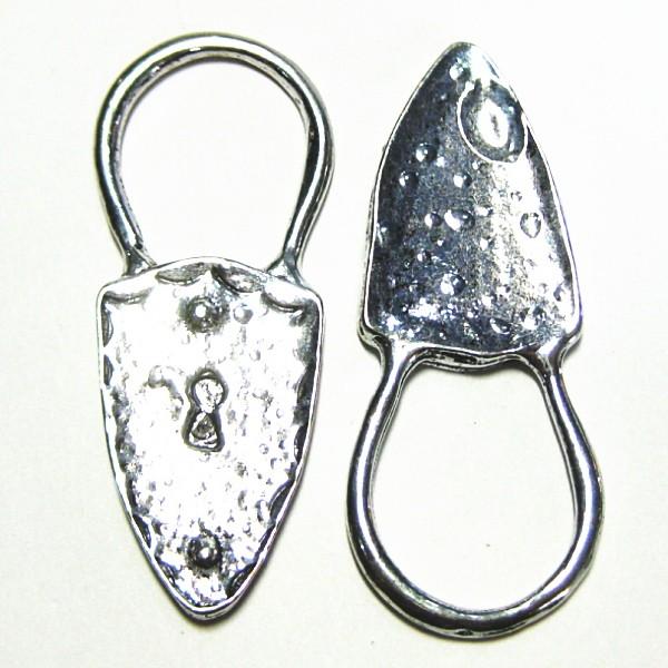 2323-《メタルチャーム・パーツ》　鍵　銀古美　５７ｘ２３mm　２個/１セット | 