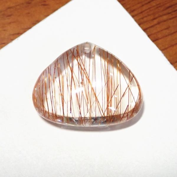 30030-《天然石ペンダント》　レッドルチルクォーツ　約１７ｘ２２mm（４．７ｇ）　１個 | 