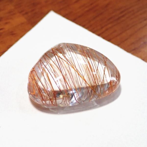 30030-《天然石ペンダント》　レッドルチルクォーツ　約１７ｘ２２mm（４．７ｇ）　１個 |  | 01