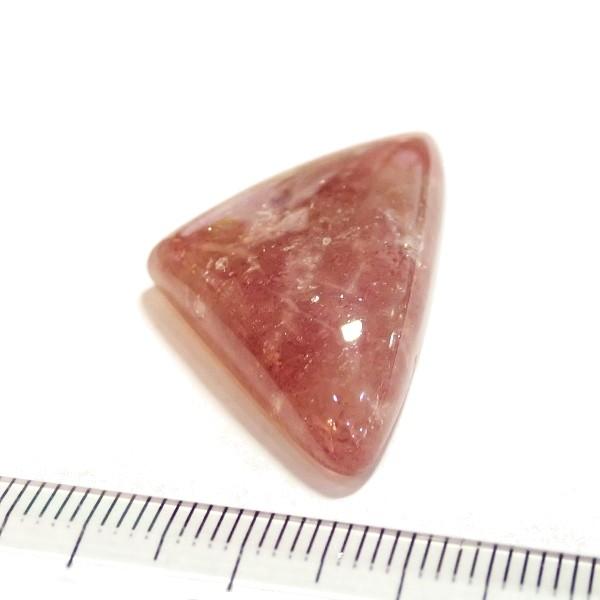 30364-『天然石ルース』　ストロベリークォーツ（ホール無）　約３４ｘ２０mm（６．１ｇ）　１個 |  | 02