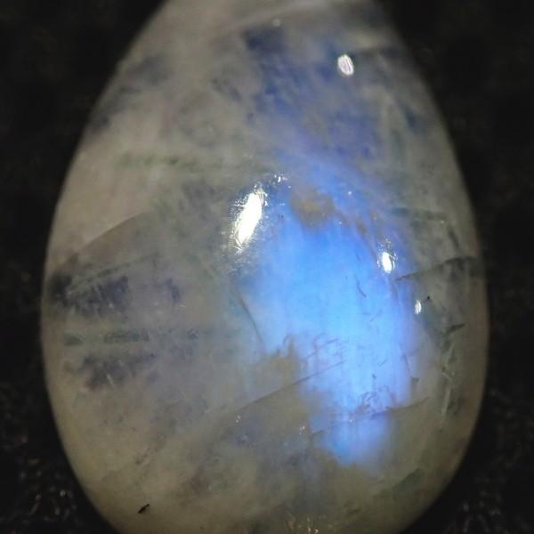 30403-『天然石ルース』　レインボームーンストーン（ホール無）　約２９ｘ１７mm（５．２ｇ）　１個 |  | 02