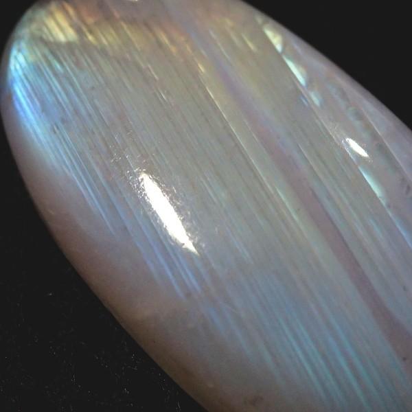 30404-『天然石ルース』　レインボームーンストーン（ホール無）　約４３ｘ２３mm（１５．９ｇ）　１個 |  | 02