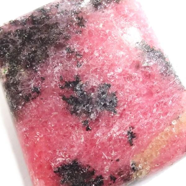 30467-『天然石ルース』　ロードナイト（ホール無）　約２８ｘ２７mm（１３．９ｇ）　１個 |  | 03