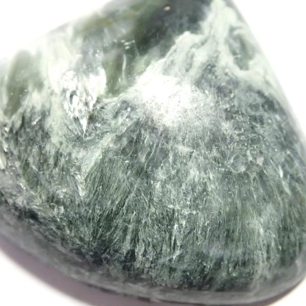 30477-『天然石ルース』　セラフィナイト（ホール無）　約２５ｘ２９mm（６．７ｇ）　１個 |  | 03