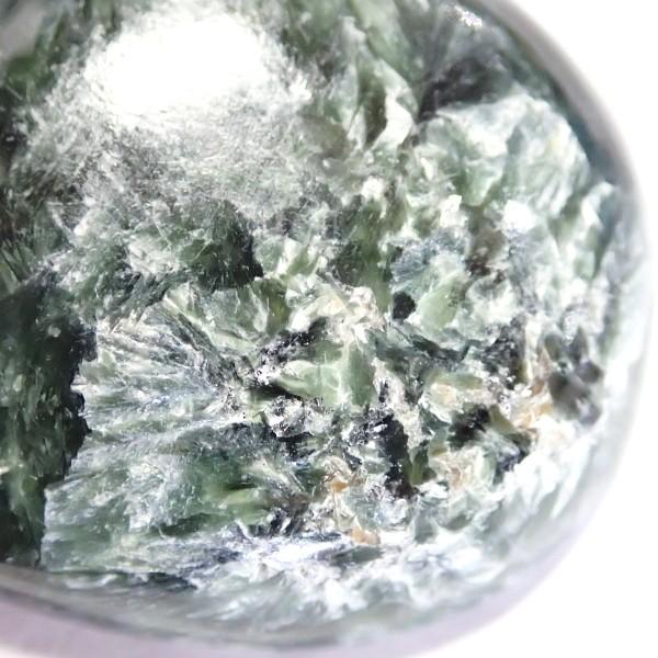 30478-『天然石ルース』　セラフィナイト（ホール無）　約２５ｘ２６mm（８．７ｇ）　１個 |  | 03