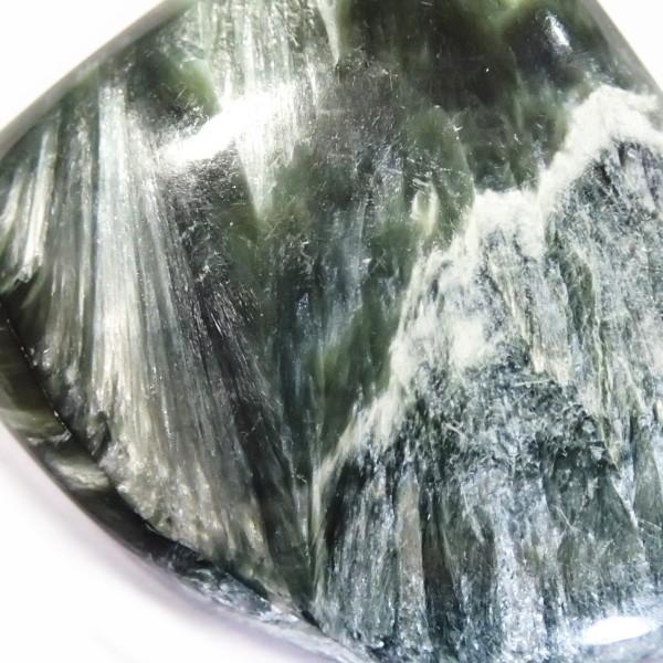 30481-『天然石ルース』　セラフィナイト（ホール無）　約３２ｘ２８mm（１０．０ｇ）　１個 |  | 03