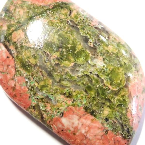 30854-『天然石ルース』　ウナカイト（ホール無）　約３３ｘ２０mm（９．０ｇ）１個 |  | 03