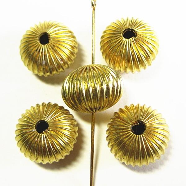 4013-《メタルチャーム・パーツ》　ビーズ（軽いタイプ）金色　１５x１２mm（ホール３mm）１０個/１セット | 