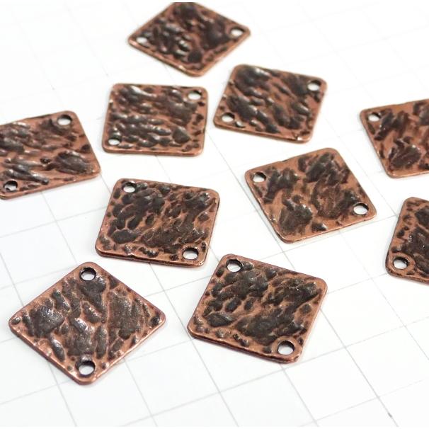 4108-《メタルチャーム・パーツ》　コネクター　正方形　プレート　銅古美　２３mm　１０個/１セット | 