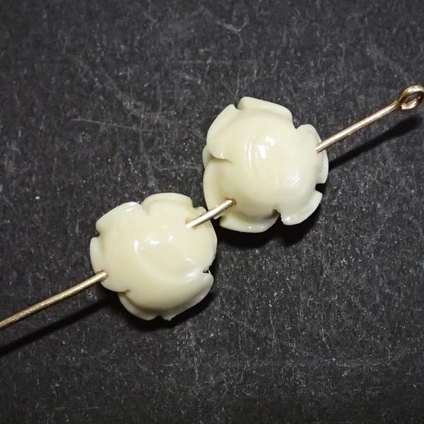 4384-【人造コーラル】　薔薇　クリーム　横ホール　１２mm　２個/１パック |  | 01