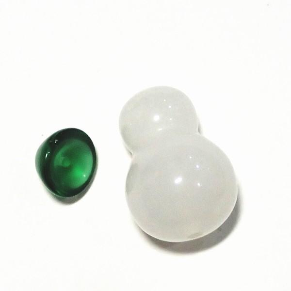 4851-《天然石いろいろ》　緑の帽子の雪だるま　約２２ｘ１５mm　１個 |  | 01