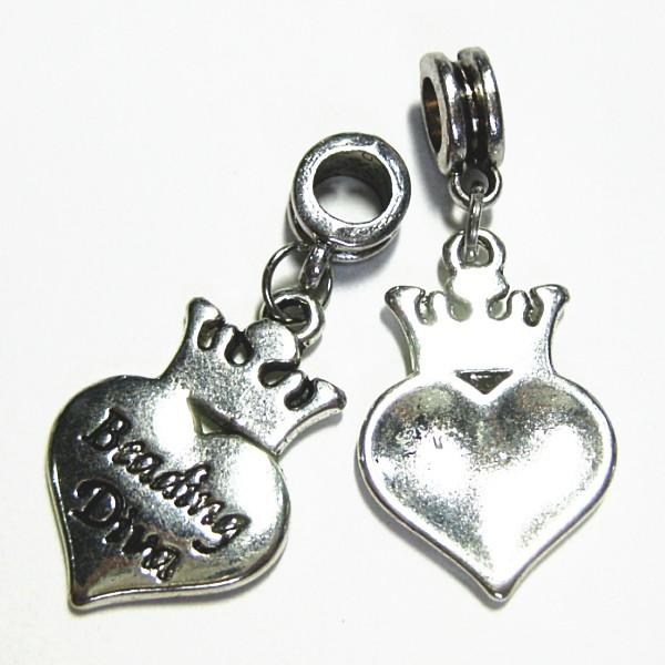 4945-《メタルチャーム・パーツ》　ハートクラウン　銀古美　２４ｘ１６mm　２個/１セット | 