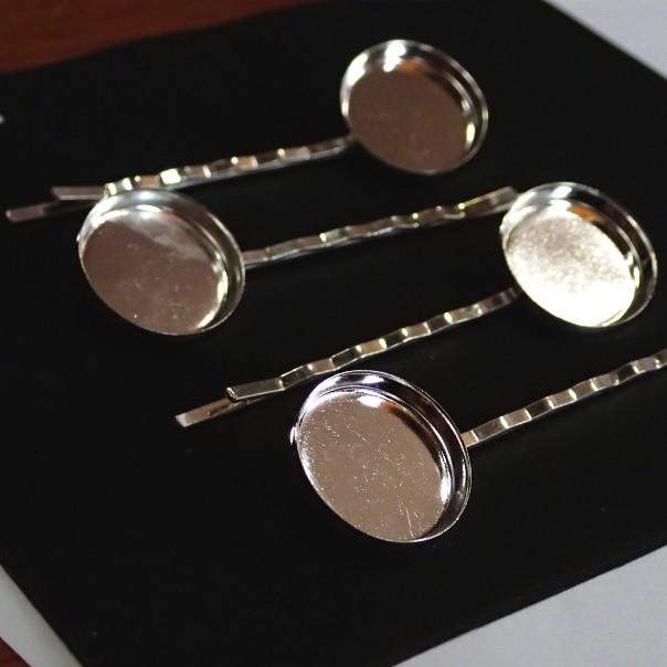 5069-【ヘアーパーツ】　ヘアピン　ホワイトシルバー　長さ62mm　皿内径18mm　４個/１セット |  | 01