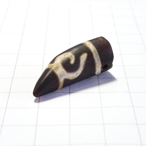 5134-《天然石　天珠》　牙型　金銭鉤天珠　約３３ｘ１２．５ｍｍ　１個 |  | 01